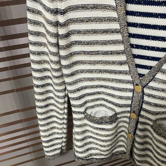 Stunning size small Banana Republic gold button cardigan with metallic thread - Picture 2 of 8